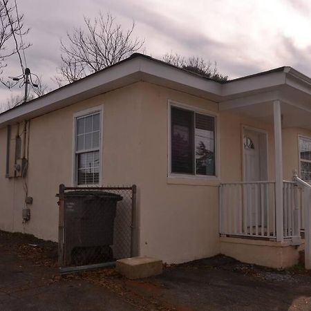 Bright And Cozy Lighthouse Cottage In Greenville Sc Esterno foto