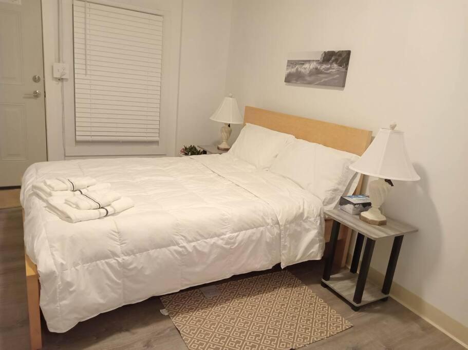 Bright And Cozy Lighthouse Cottage In Greenville Sc Esterno foto