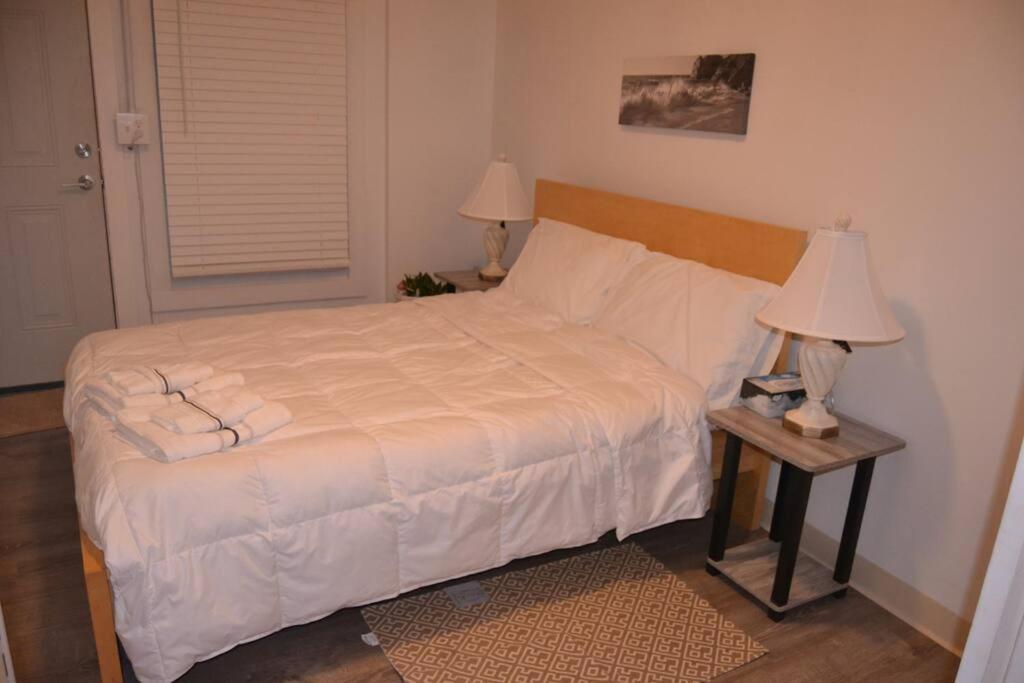 Bright And Cozy Lighthouse Cottage In Greenville Sc Esterno foto
