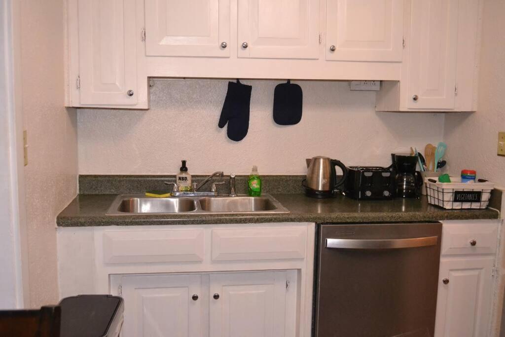 Bright And Cozy Lighthouse Cottage In Greenville Sc Esterno foto